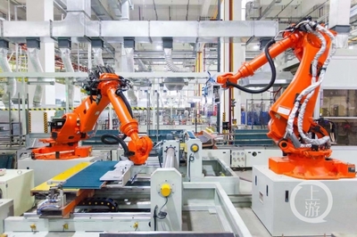 制造業(yè)高質(zhì)量發(fā)展進(jìn)行時(shí) | 海爾“智能+5G”互聯(lián)工廠 重慶樣本驅(qū)動(dòng)產(chǎn)業(yè)變革，實(shí)現(xiàn)用工下降30%、產(chǎn)能提升125%